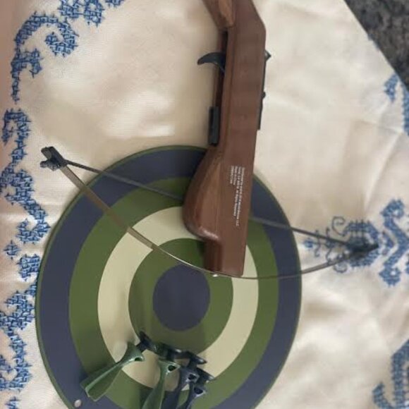 Rubber Dart Crossbow Archery Set, Incl. Crossbow, Target and Darts - Picture 3 of 11